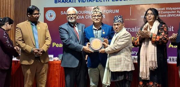 पत्रकार दबूया नायः श्रेष्ठयात भारतय् पत्रकारिता सिरपाः